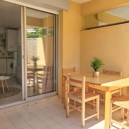 5 Couchages + Jardin A 150m Des Plages Apartment *